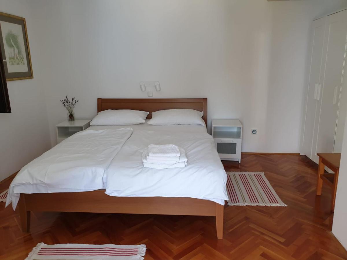 Apartman David Apartment ตรีบูนย์ ภายนอก รูปภาพ